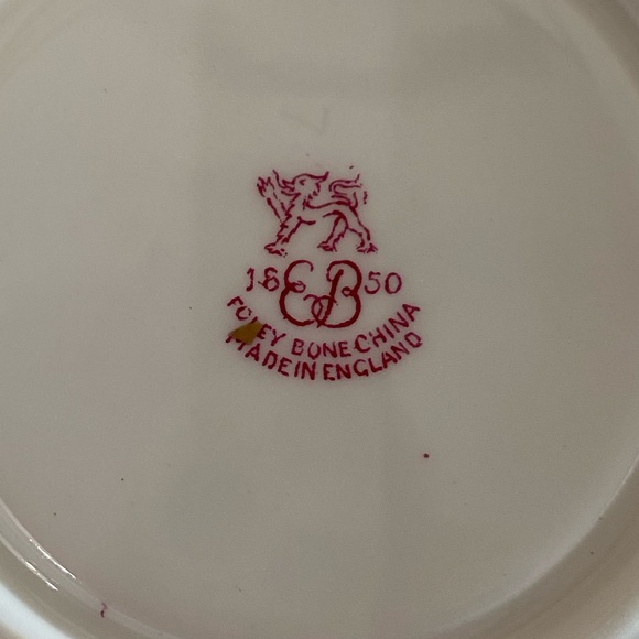 EUC VTG EB FOLEY BONE CHINA TEACUP AND SAUCER RED PEONIES, PINK AND GOLD TRIM - Picture 6 of 8